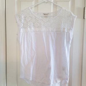 White Ariat Top with beautiful floral detailing